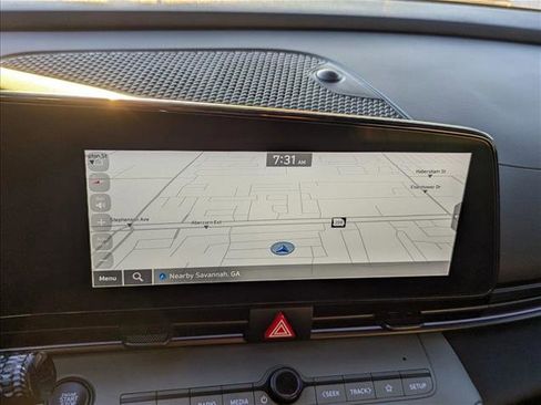 Certified 2025 Hyundai Elantra Limited image 13