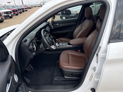 Used 2022 Alfa Romeo Stelvio Ti image 19