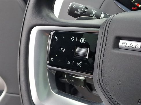 Used 2024 Land Rover Range Rover SE image 23