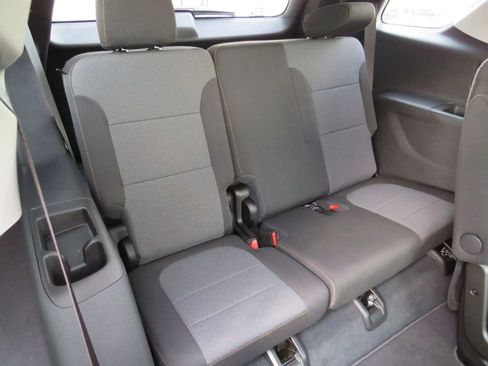 Used 2021 Chevrolet Traverse LT image 38