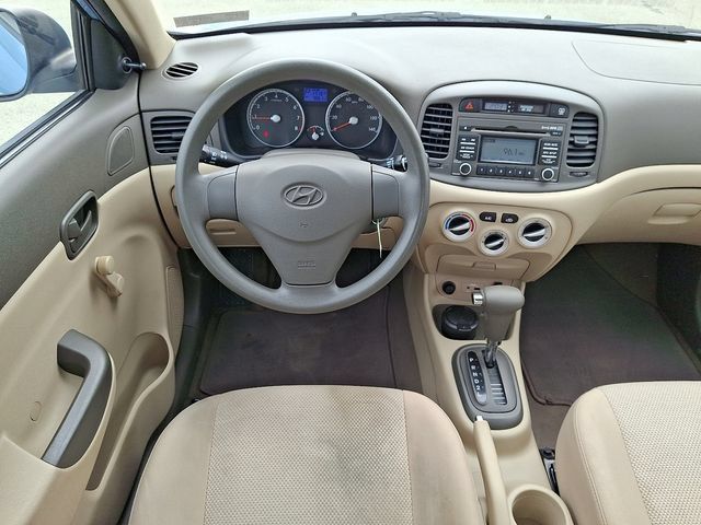 Used 2011 Hyundai Accent GLS FWD image 11