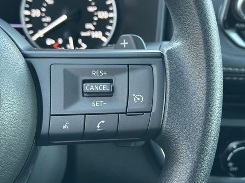 Used 2023 Nissan Rogue S image 39