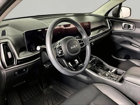 Certified 2025 Kia Sorento S w/ Panoramic Sunroof Package FWD image 16