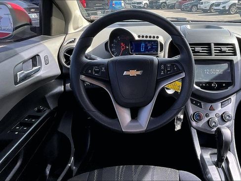 Used 2015 Chevrolet Sonic LT image 5