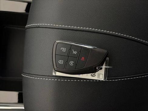 New 2027 Chevrolet Traverse LT w/ LPO, Floor Liner Package AWD/4WD image 23