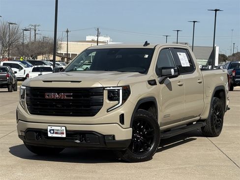 Used 2022 GMC Sierra 1500 Elevation w/ Elevation Premium Package image 2