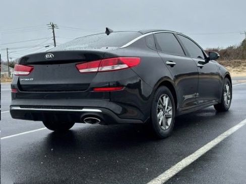Used 2019 Kia Optima LX image 4