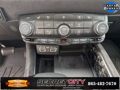 Used 2023 Dodge Durango R/T w/ Hemi Orange Plus Package image 36