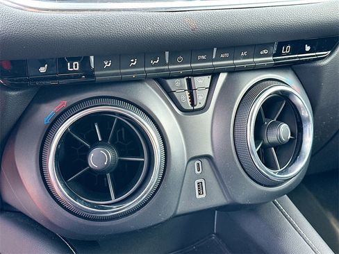 Used 2025 Chevrolet Blazer LT image 15