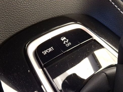 Used 2021 Toyota Corolla SE FWD image 19