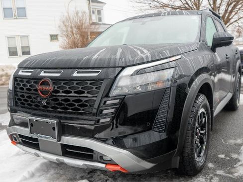 New 2026 Nissan Pathfinder SV image 1