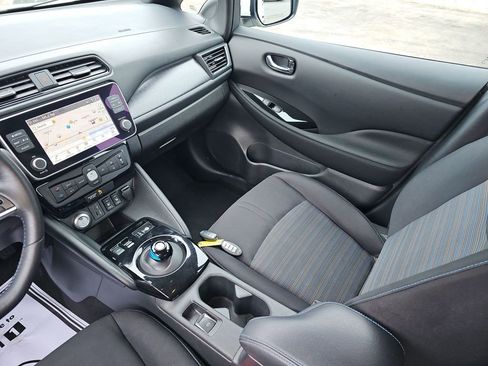 Used 2024 Nissan Leaf SV Plus image 27