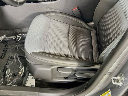 Used 2025 Chevrolet Trax LT w/ LT Convenience Package FWD image 18