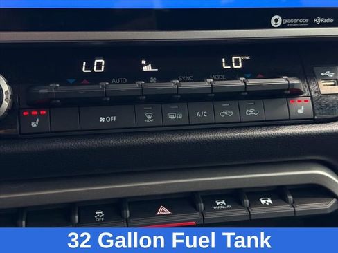 Used 2022 Toyota Tundra SR5 w/ SR5 Premium Package AWD/4WD image 21