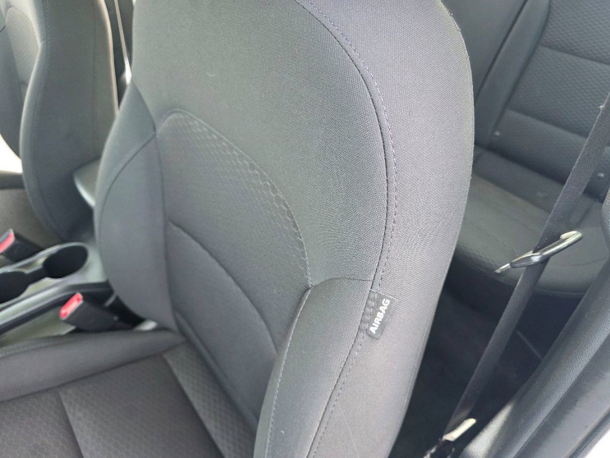 Used 2019 Hyundai Elantra SE w/ Cargo Package FWD image 17