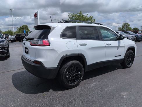 Used 2023 Jeep Cherokee Altitude Lux AWD/4WD image 5