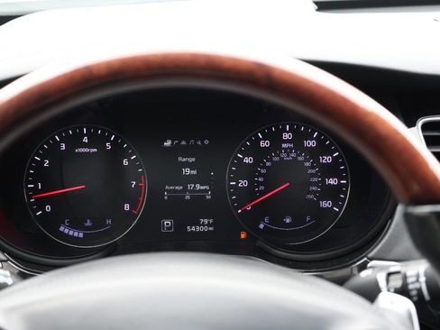 Used 2016 Kia K900 Luxury image 18