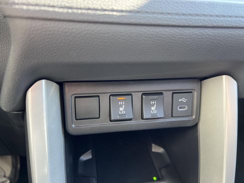 Used 2025 Toyota Corolla Cross XLE w/ Convenience Package image 17