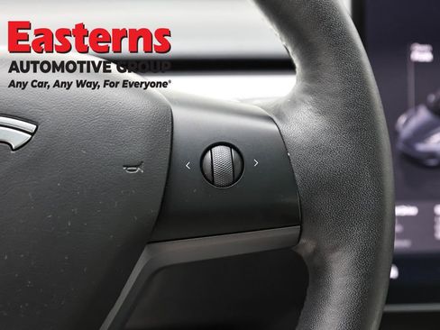 Used 2023 Tesla Model 3 Standard Range image 16