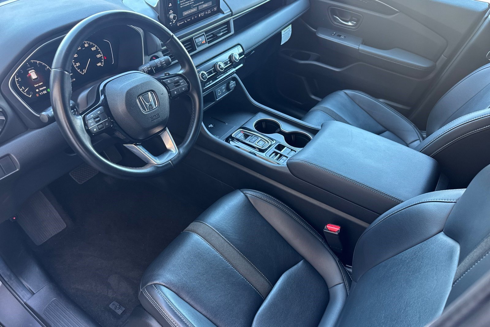 Certified 2025 Honda Pilot Touring image 4