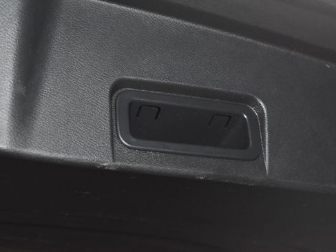 Used 2024 Nissan Rogue S FWD image 30