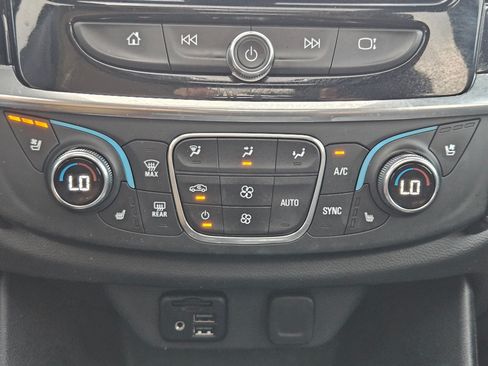 Used 2023 Chevrolet Traverse High Country w/ LPO, Floor Liner Package AWD/4WD image 21