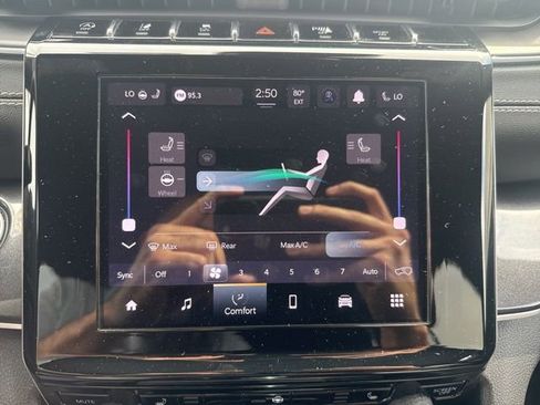 Certified 2023 Jeep Grand Cherokee Altitude image 18