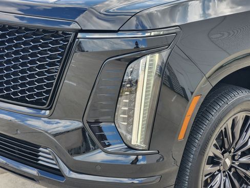 Used 2025 Cadillac Escalade Sport w/ LPO, ONYX Package image 8