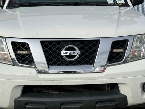 Used 2019 Nissan Frontier SV image 9