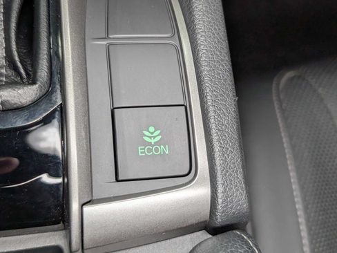 Used 2017 Honda Civic EX-L image 29