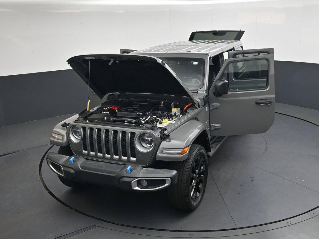 Used 2022 Jeep Wrangler Unlimited Sahara AWD/4WD image 43