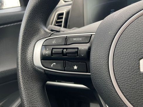 Used 2025 Kia Sportage LX FWD image 11