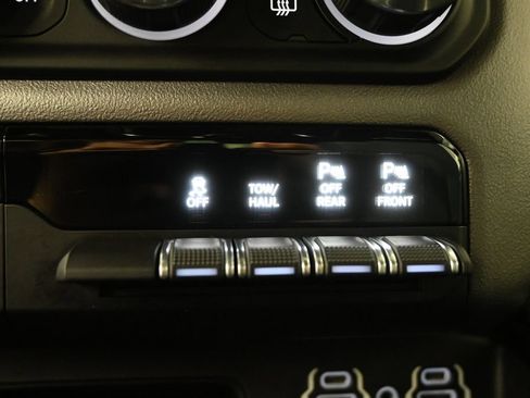 Used 2020 RAM 1500 Big Horn AWD/4WD image 31