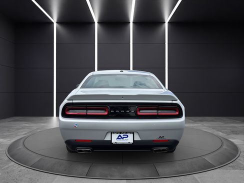 Used 2021 Dodge Challenger SXT RWD image 5