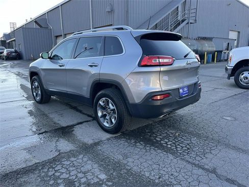 Used 2017 Jeep Cherokee Latitude w/ Safety/Convenience Group image 5