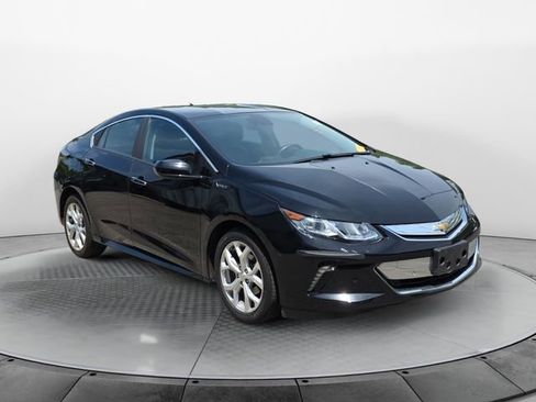 Used 2018 Chevrolet Volt Premier w/ Driver Confidence Package FWD image 7