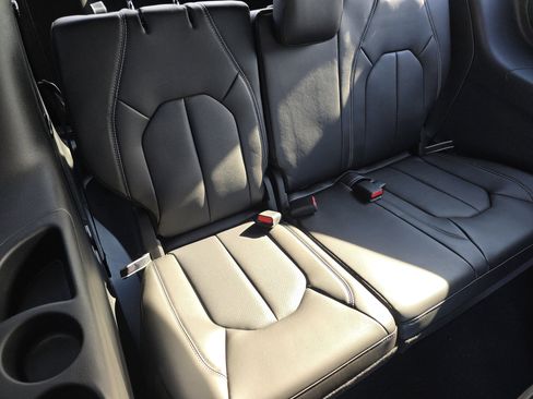 New 2026 Chrysler Pacifica Select w/ S Appearance Package FWD image 20