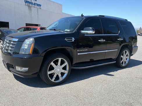 Used 2009 Cadillac Escalade AWD image 6