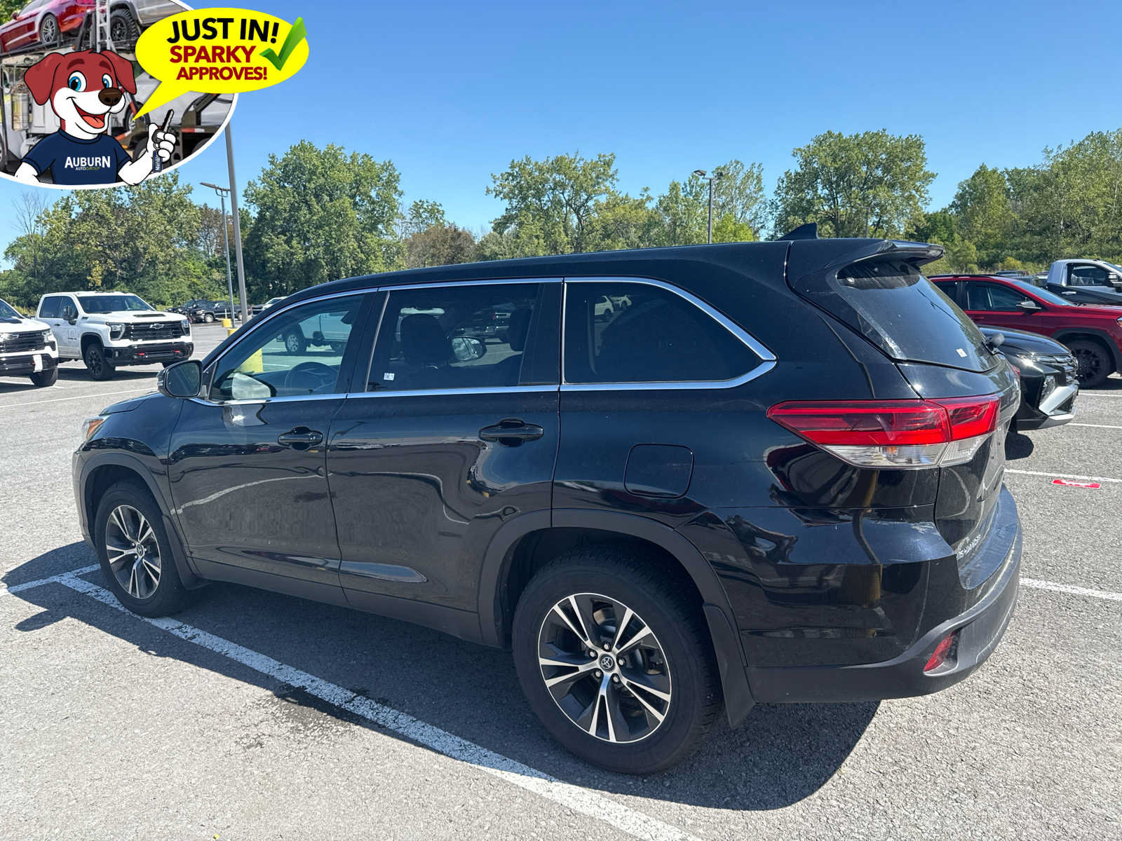 Used 2019 Toyota Highlander Plus AWD/4WD image 4