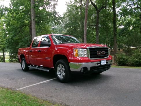 Used 2009 GMC Sierra 1500 SLE w/ Power Pack Plus AWD/4WD image 3