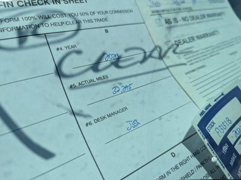 Used 2023 Toyota Corolla Cross XLE w/ Convenience Package AWD/4WD image 10