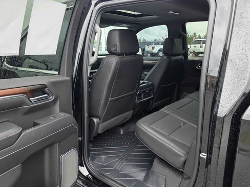 Used 2025 GMC Sierra 1500 Denali w/ Denali Reserve Package AWD/4WD image 15