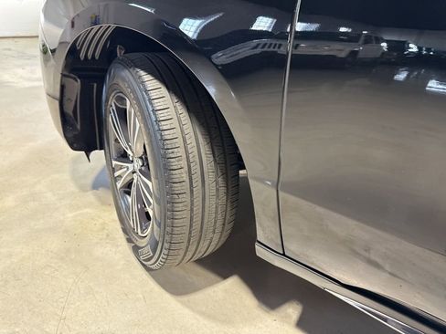 Used 2018 Acura MDX SH-AWD image 3