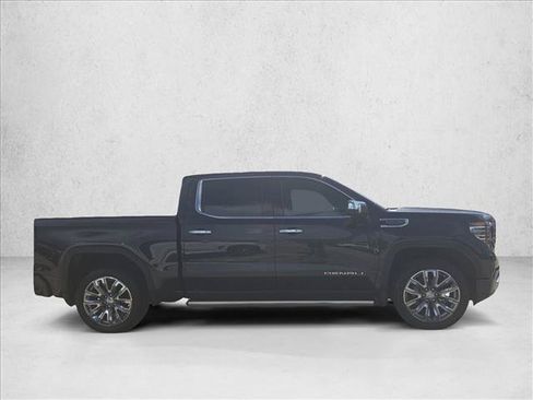 Used 2025 GMC Sierra 1500 Denali w/ Denali Reserve Package AWD/4WD image 4