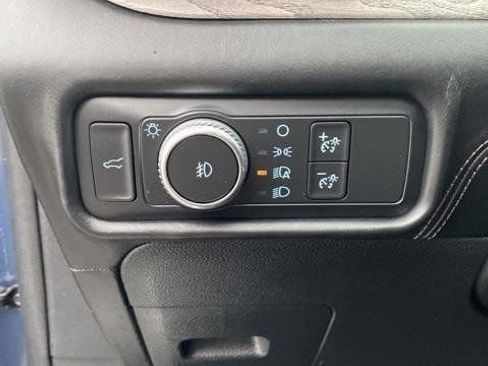 Used 2020 Ford Explorer Platinum w/ Premium Technology Package image 18