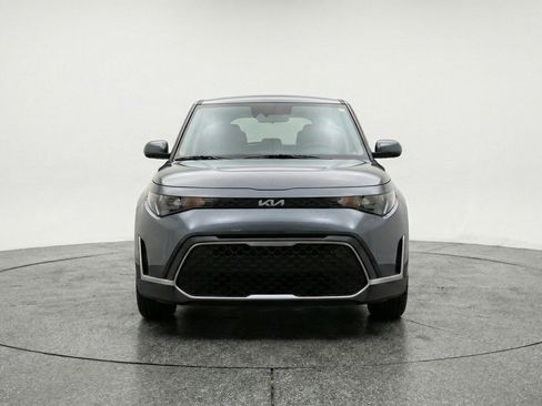 Used 2025 Kia Soul LX w/ LX Technology Package image 2