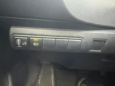 Used 2020 Toyota Corolla SE FWD image 17