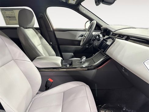 New 2026 Land Rover Range Rover Velar Dynamic SE image 15