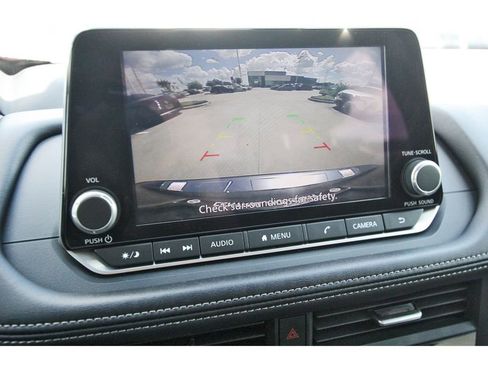 Used 2024 Nissan Rogue SV w/ SV Premium Package image 20