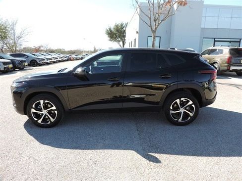 Used 2025 Chevrolet Trax RS w/ Driver Confidence Package image 8